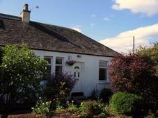 front view of self-catering cottage near stirling